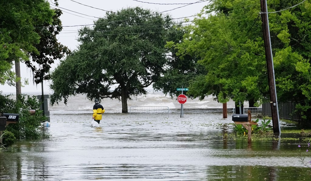 A flooded road near Lake Pontchartrain in Mandeville, Louisiana. Photo: EPA