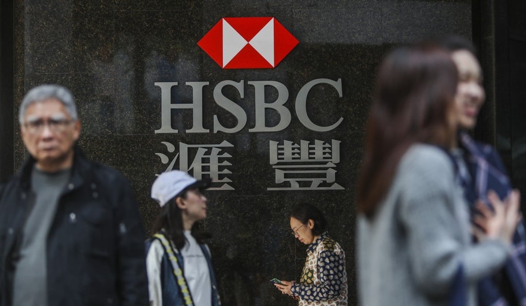 Banks led by HSBC are lowering the cash rebate on mortgage refinancing. Photo: Winson Wong