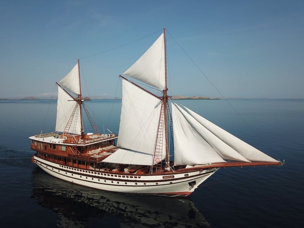 Prana by Atzaro, at full sail