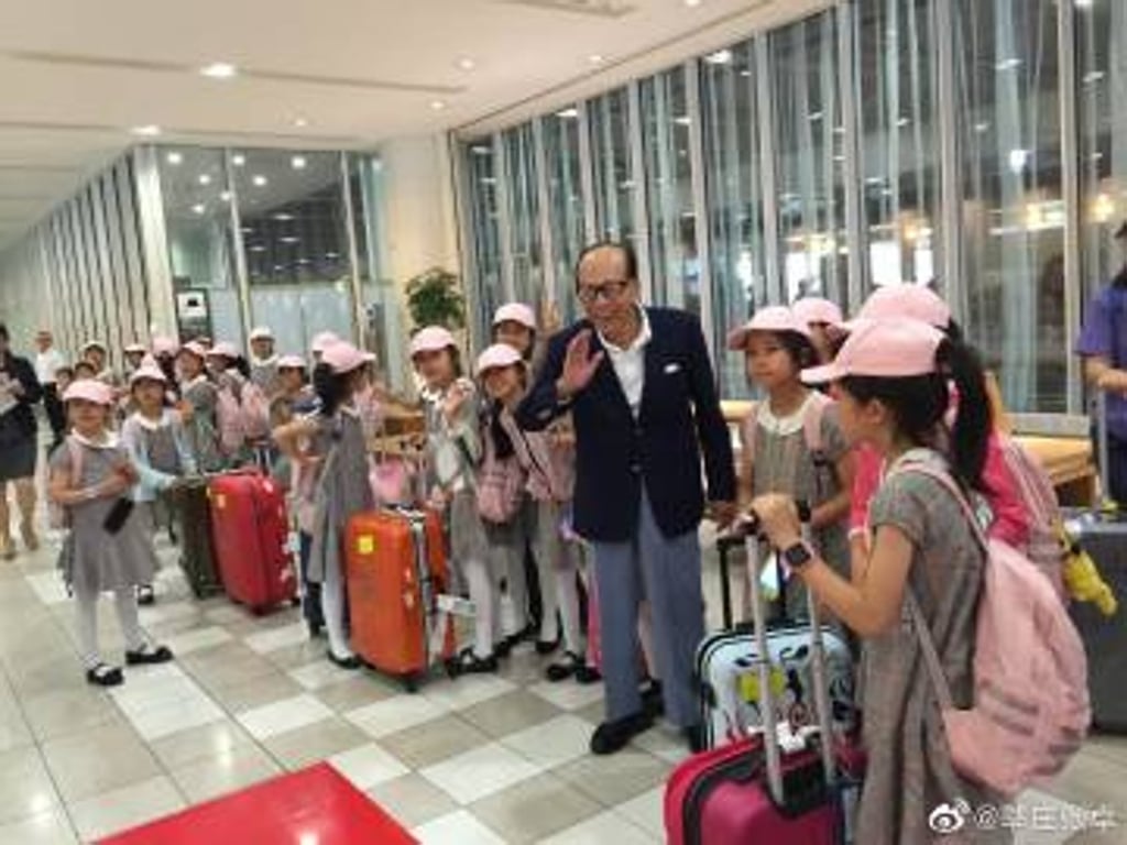 Li met the youngsters from the Little Pigeon Dancing Group in Hokkaido. Photo: Weibo Li met the youngsters from the Little Pigeon Dancing Group in Hokkaido. Photo: Weibo