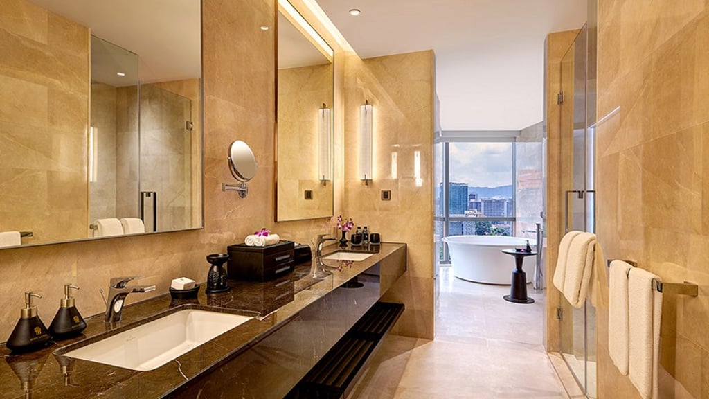 Photo: Pavilion Hotel Photo: Pavilion Hotel