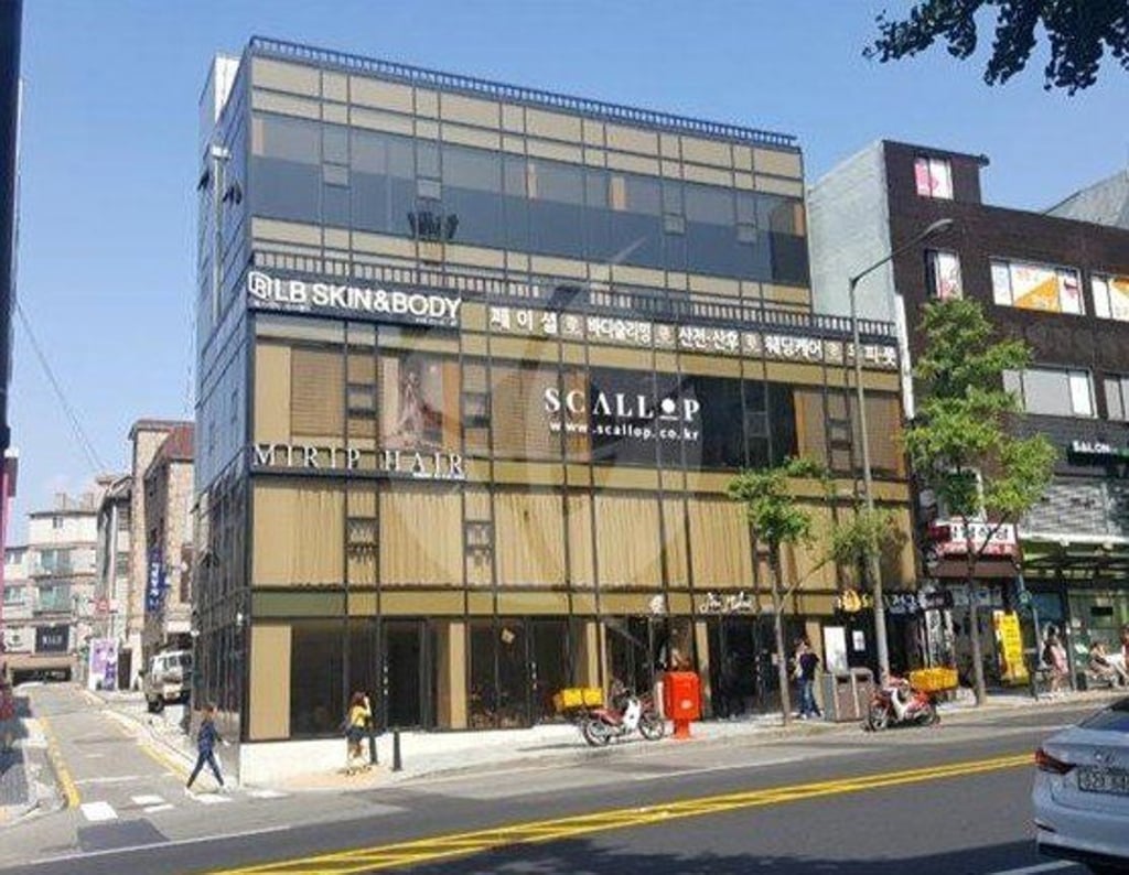 The property, which was built in 1975, is situated in the upmarket area of Cheongdam-dong, in Gangnam, Seoul. The property, which was built in 1975, is situated in the upmarket area of Cheongdam-dong, in Gangnam, Seoul.