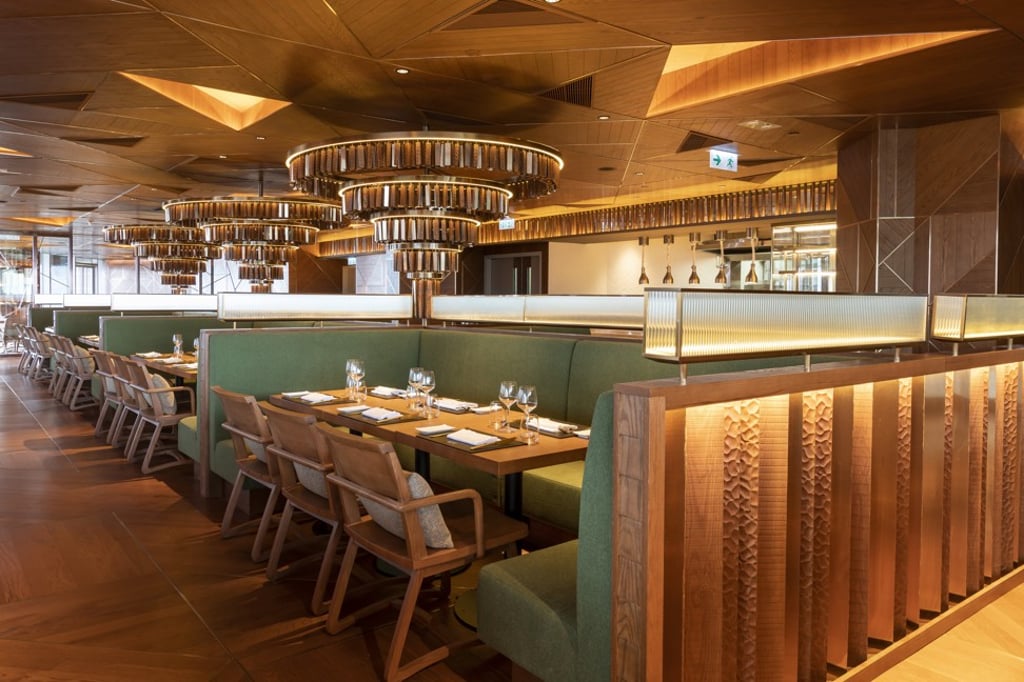 The main dining area of 37 Steakhouse & Bar on The Peak. It is the third branch to open after Tokyo and Shanghai. The main dining area of 37 Steakhouse & Bar on The Peak. It is the third branch to open after Tokyo and Shanghai.