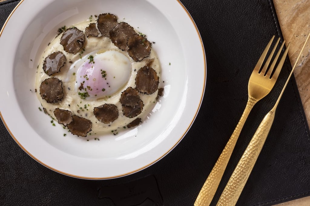 We ordered a side of black truffle with mashed potato and slow cooked egg. It was rich, creamy and delicious. We ordered a side of black truffle with mashed potato and slow cooked egg. It was rich, creamy and delicious.