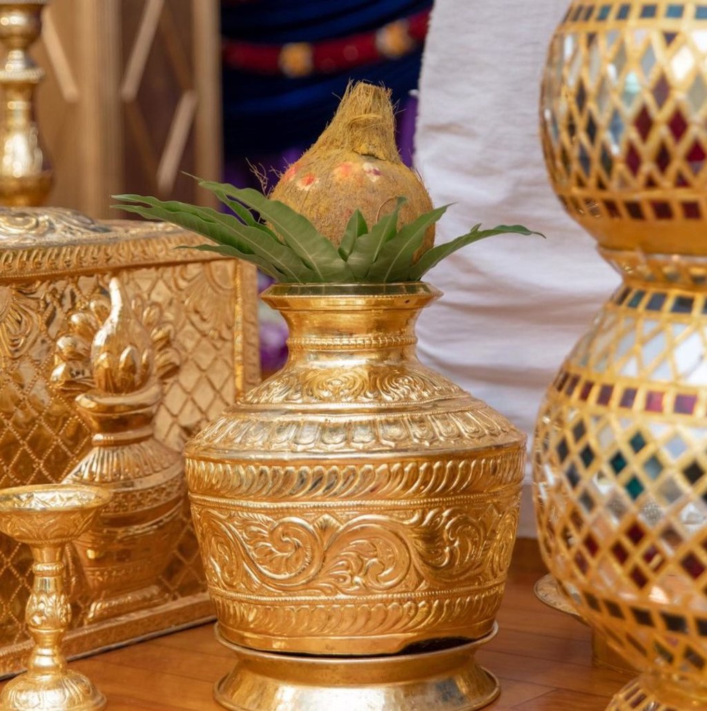 It is possible for Hindu prayers to occur without the presence of any animal products.