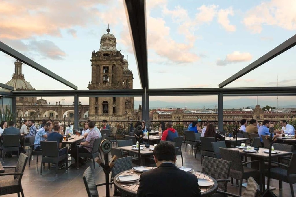 El Balcón del Zócalo a offers fun, fab and friendly vibe with magnificent sunset views. El Balcón del Zócalo a offers fun, fab and friendly vibe with magnificent sunset views.