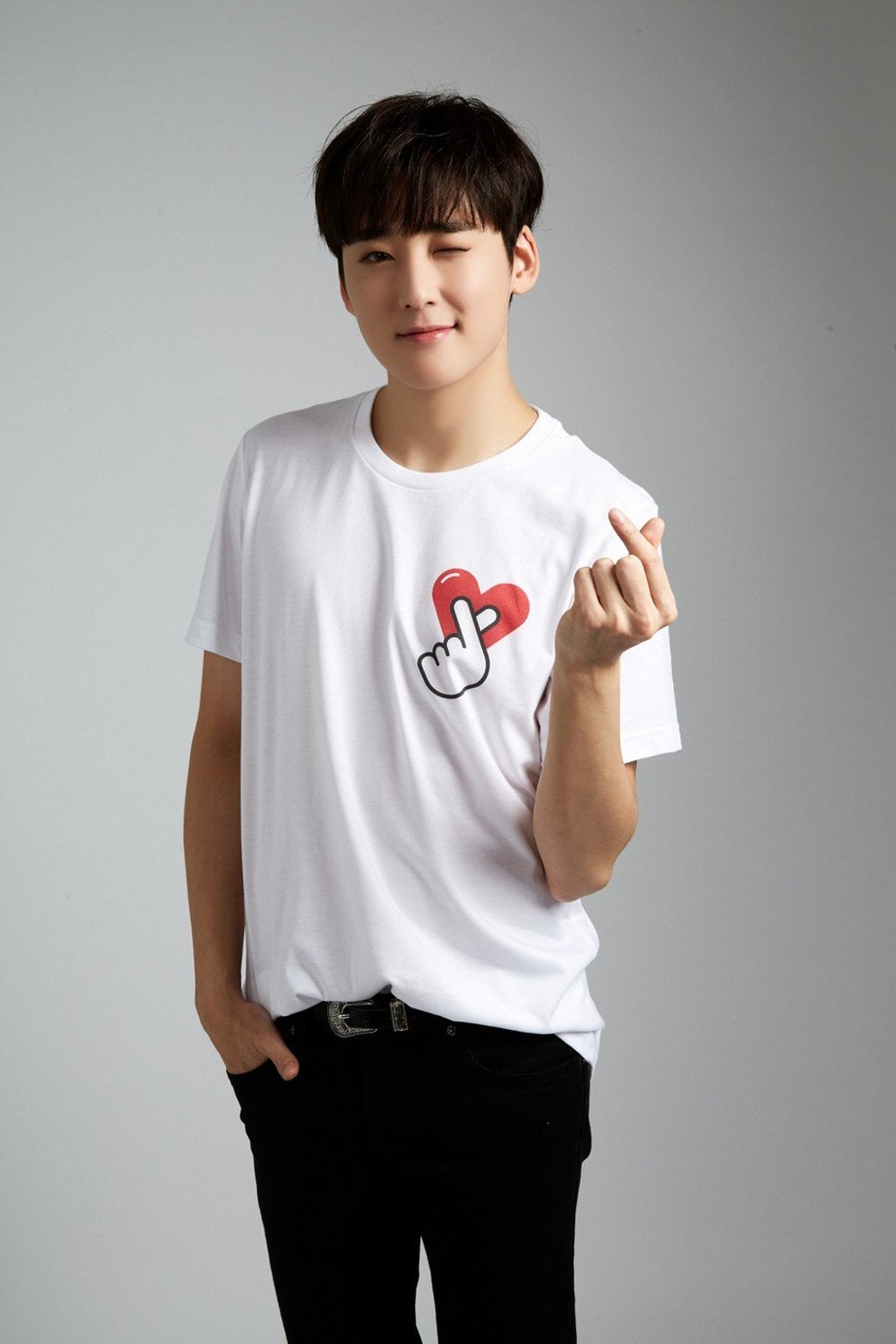 Kevin Woo talked about mental health at KCON K-pop convention in Los Angeles.