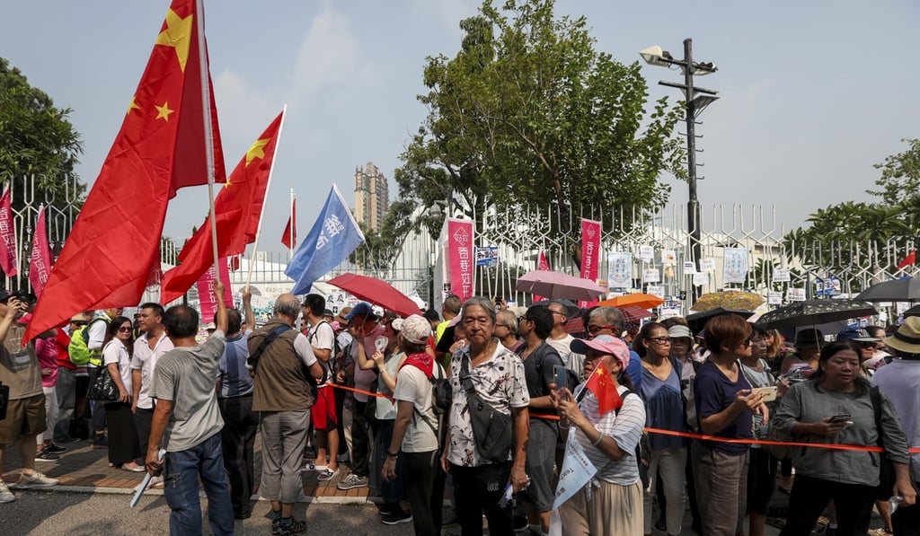 Pro-government activists, picket RTHK over alleged unfair reporting. Photo: Xiaomei Chen