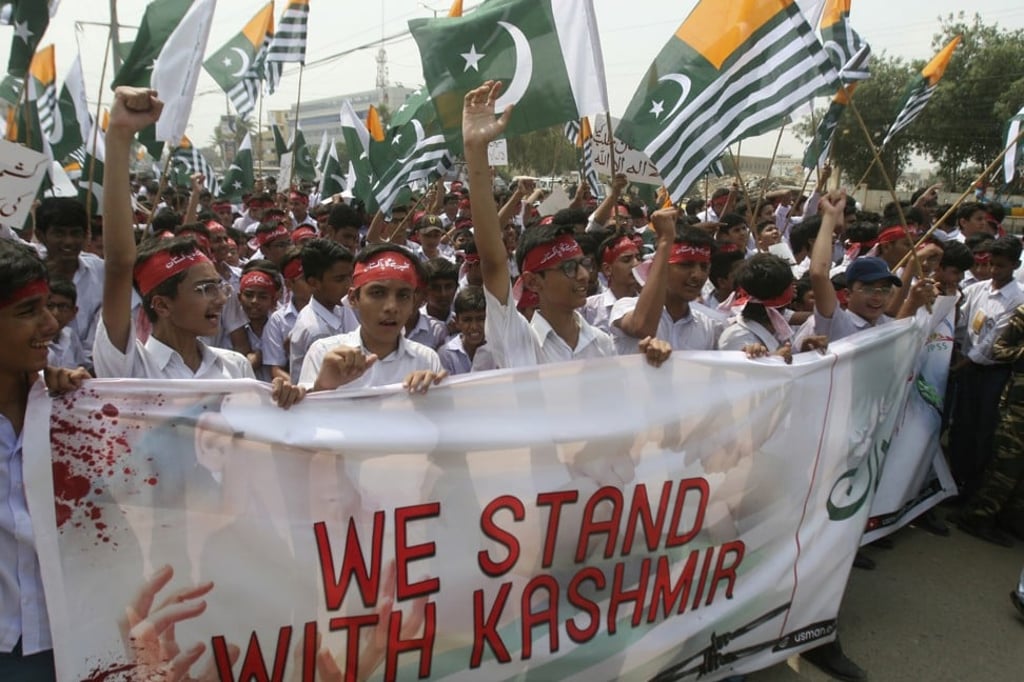 Students rally to express solidarity with Indian Kashmiris in Karachi, Pakistan. Photo: AP Students rally to express solidarity with Indian Kashmiris in Karachi, Pakistan. Photo: AP