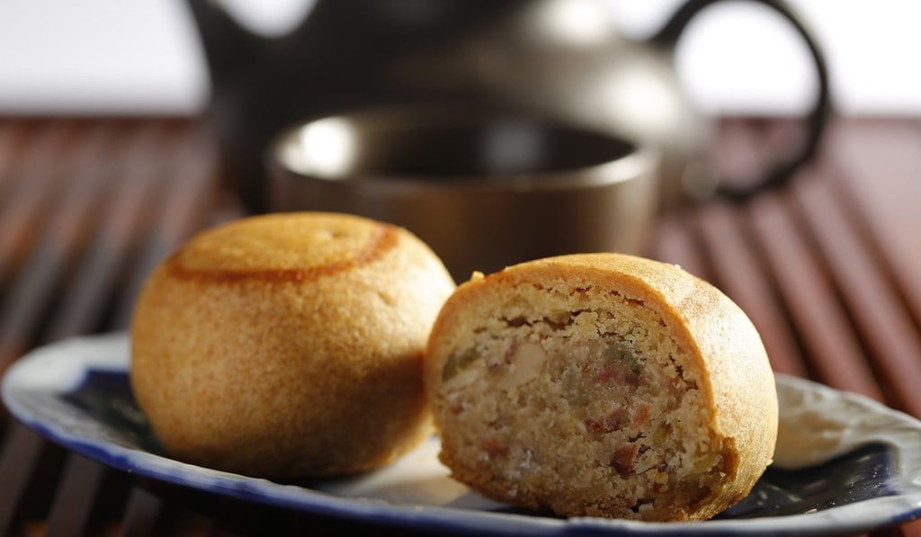 Zilaihong (red mooncakes) evolved from a magical medicine for the plague sent to earth by the goddess of the moon.