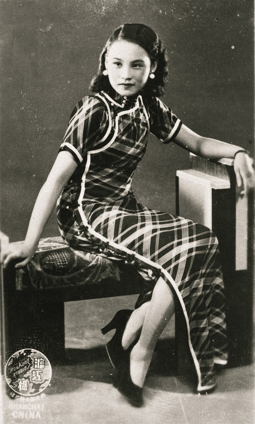 A woman wears a cheongsam, in Shanghai, circa 1935. Photo: Hong Kong Museum of History