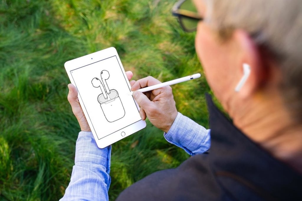 Tim Cook. Photo: Twitter Tim Cook. Photo: Twitter
