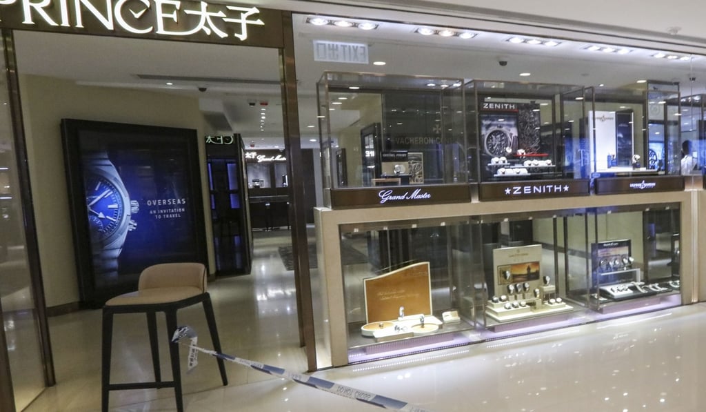 Surveillance camera footage showed Ho had met a security guard at a commercial building after the robbery, who turned out to be his brother. Photo: Felix Wong