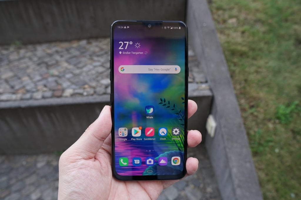 The LG G8X ThinQ in stand-alone form without the second screen attachment. Photo: Ben Sin