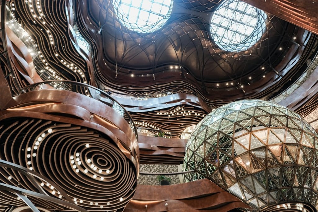 Organic shapes and bold colours add to K11 Musea’s artistic aesthetic. Organic shapes and bold colours add to K11 Musea’s artistic aesthetic.