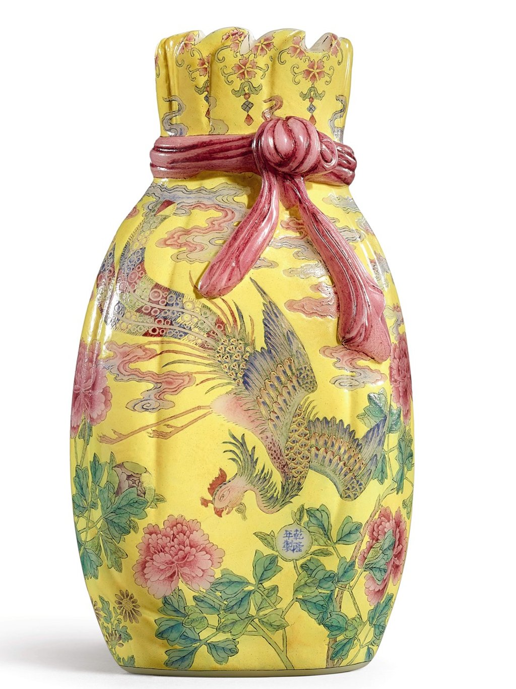 An 18th century glass vase that once owned by Prince Gong of the Qing dynasty and is estimated to be worth HK$200 million will go on auction at Sotheby’s in October. An 18th century glass vase that once owned by Prince Gong of the Qing dynasty and is estimated to be worth HK$200 million will go on auction at Sotheby’s in October.