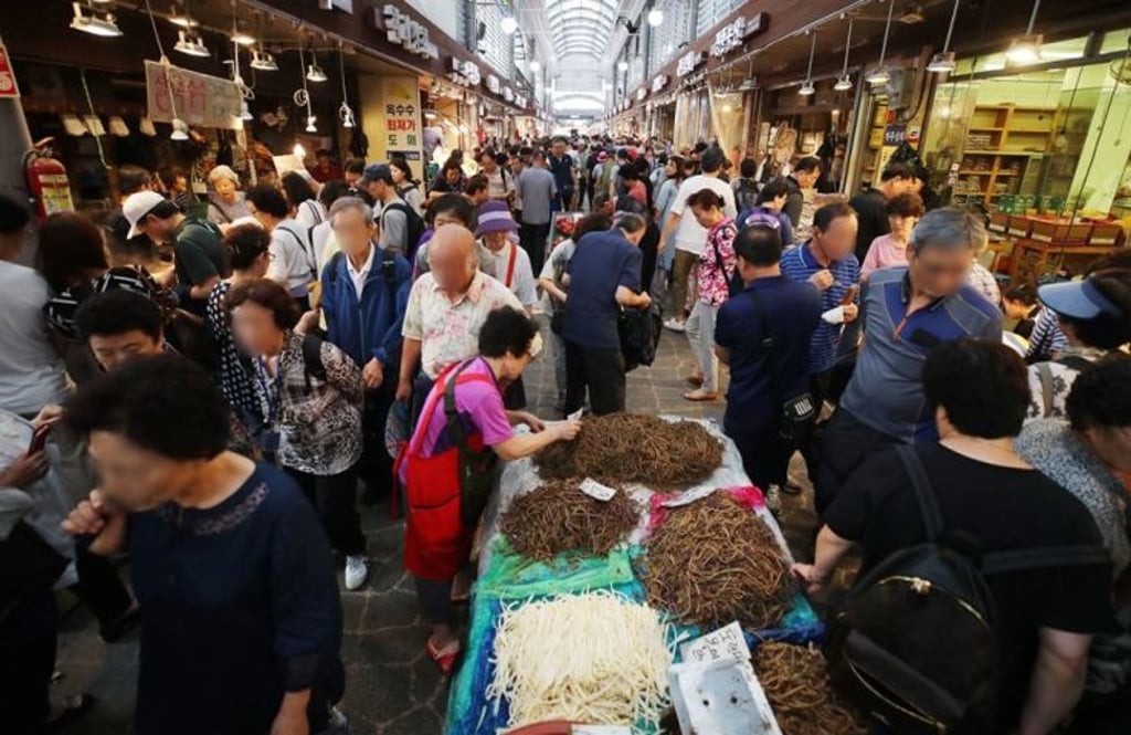 A crowded market in Cheongnyangni, eastern Seoul, before Chuseok. Photo: Yonhap A crowded market in Cheongnyangni, eastern Seoul, before Chuseok. Photo: Yonhap
