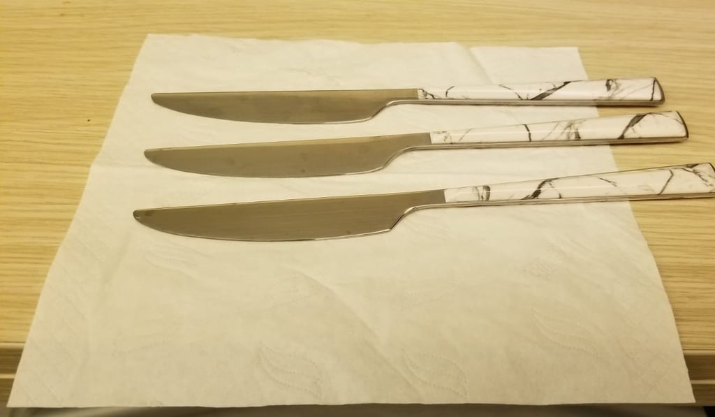 Student organisation Broadcast News Network uploaded this photo to its official Facebook page, saying it showed table knives with rounded ends that were similar to the one found on the arrested student. Photo: Facebook