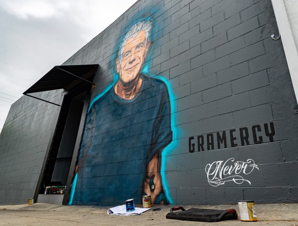 Street muralist Jonas Never’s mural ofBourdain on the side wall of a new restaurant and bar called Gramercy on June 16, 2018 in Santa Monica, California, the US. Photo: AFP
