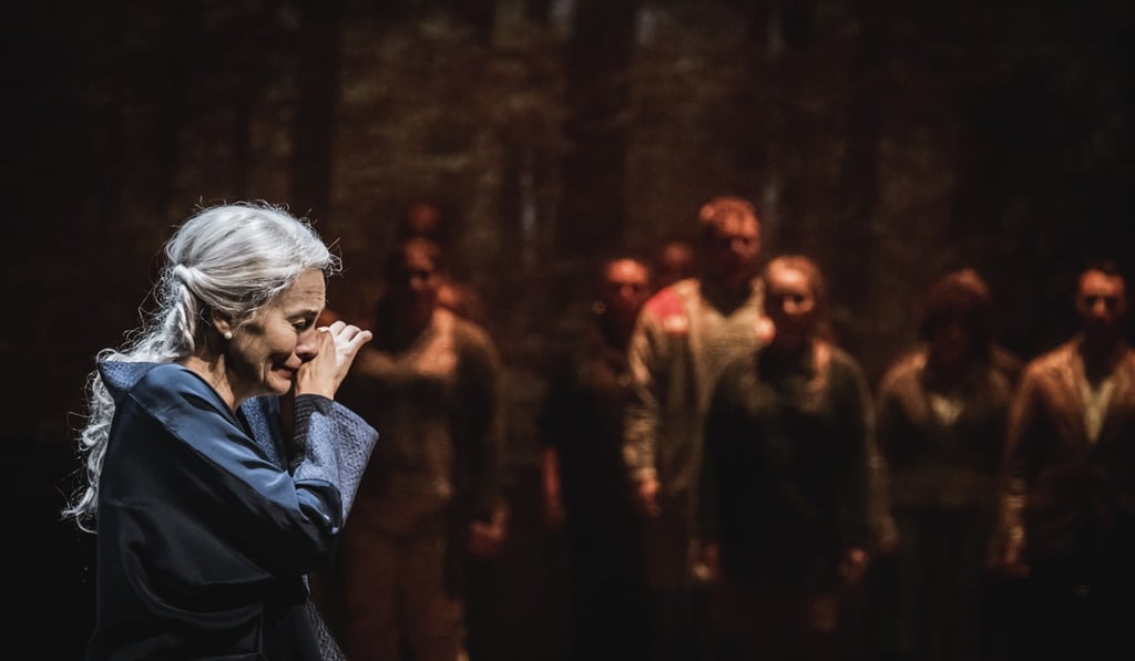 The opera recounts the love-hate relationship between a mother, an acclaimed pianist, and her two adult daughters, who suffer from great trauma after their mother’s long absences because of her career. Photo: Jonas Persson The opera recounts the love-hate relationship between a mother, an acclaimed pianist, and her two adult daughters, who suffer from great trauma after their mother’s long absences because of her career. Photo: Jonas Persson