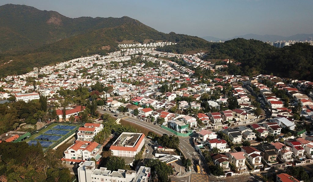 A view of the Hong Lok Yuen housing estate in Tai Po, where two homes were burgled on Monday. Photo: Winson Wong A view of the Hong Lok Yuen housing estate in Tai Po, where two homes were burgled on Monday. Photo: Winson Wong