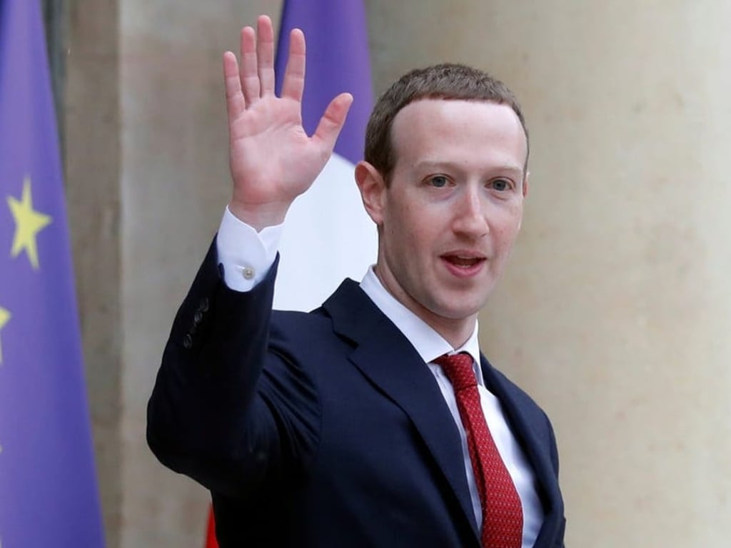 Facebook CEO Mark Zuckerberg waves after meeting French President Emmanuel Macron at the Elysee Palace in Paris. Photo: Reuters Facebook CEO Mark Zuckerberg waves after meeting French President Emmanuel Macron at the Elysee Palace in Paris. Photo: Reuters