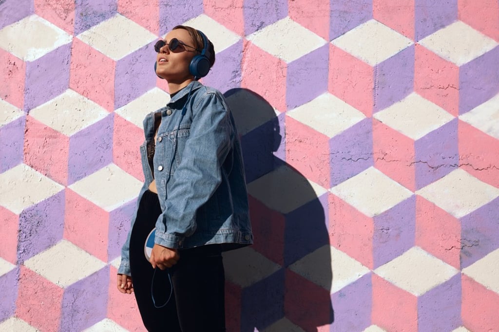 Many in their mid- to late-teens have cash on hand even if they don’t have an income and are keen to spend it. Many in their mid- to late-teens have cash on hand even if they don’t have an income and are keen to spend it.