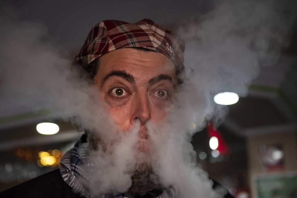 The leader of the enfarinats, Héctor Guillem, enjoys a smoke before the hostilities. Photo: Miguel Candela The leader of the enfarinats, Héctor Guillem, enjoys a smoke before the hostilities. Photo: Miguel Candela