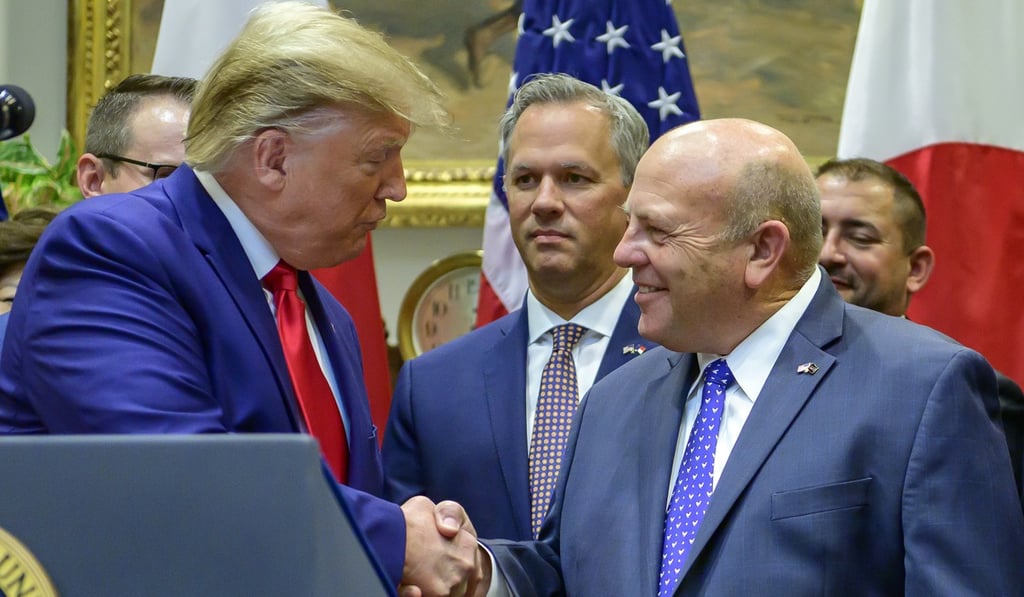 US President Donald Trump shakes hands with Zippy Duvall, president and CEO of the American Farm Bureau Federation, at the White House on October 7. Photo: EPA-EFE