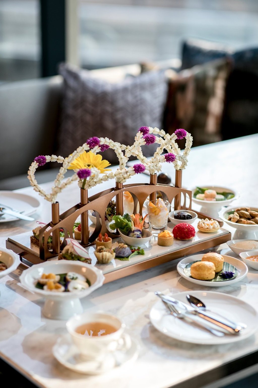 Thai floral designer Sakul Intakul designed the presentation of the serving platter, inspired by the Ekamai pedestrian bridge on Sukhumvit Soi 63 in Bangkok. It will be available at the new Sukhumvit Gallery at the Hyatt Regency Bangkok. Thai floral designer Sakul Intakul designed the presentation of the serving platter, inspired by the Ekamai pedestrian bridge on Sukhumvit Soi 63 in Bangkok. It will be available at the new Sukhumvit Gallery at the Hyatt Regency Bangkok.