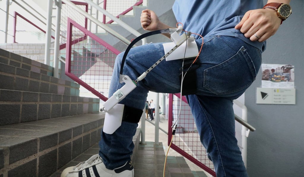 Gao Fei, a researcher at Chinese University, demonstrates the energy harvester. Photo: Dickson Lee