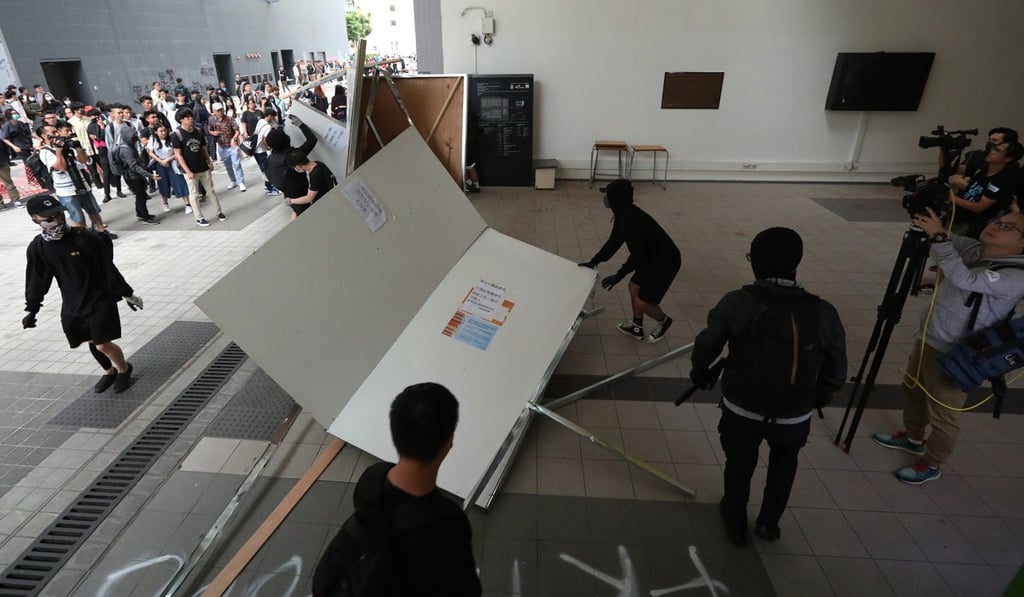Vandals strike at the Hong Kong Design Institute on Tuesday. Photo: Felix Wong