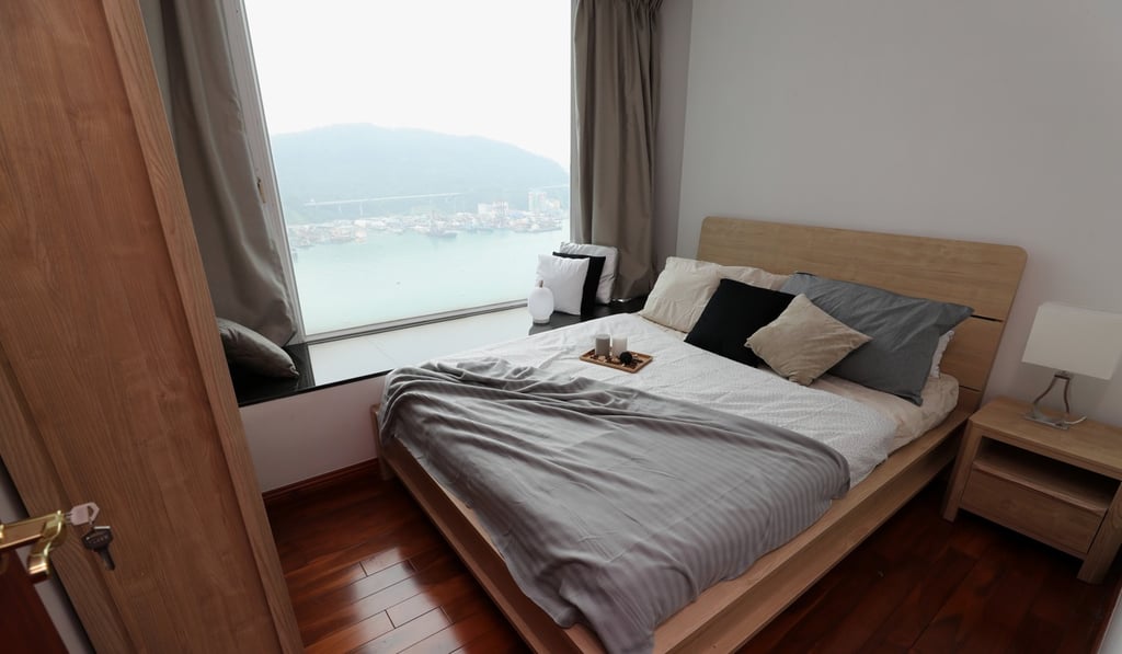 Interior of One Kowloon Peak in Tsuen Wan, which is subdivided for lease. Photo: Edward Wong