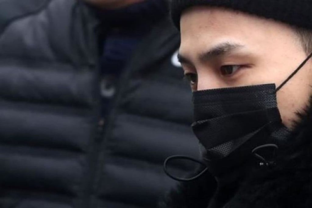 G-Dragon enters the South Korean Army’s 3rd Infantry Division in Cheorwon County, Gangwon Province. Photo: Yonhap G-Dragon enters the South Korean Army’s 3rd Infantry Division in Cheorwon County, Gangwon Province. Photo: Yonhap