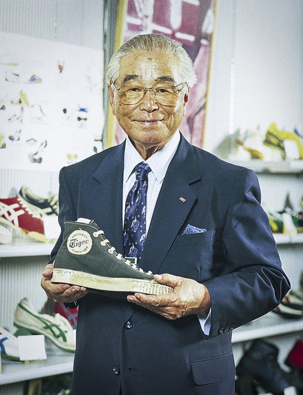 Bruce lee shoes onitsuka sale