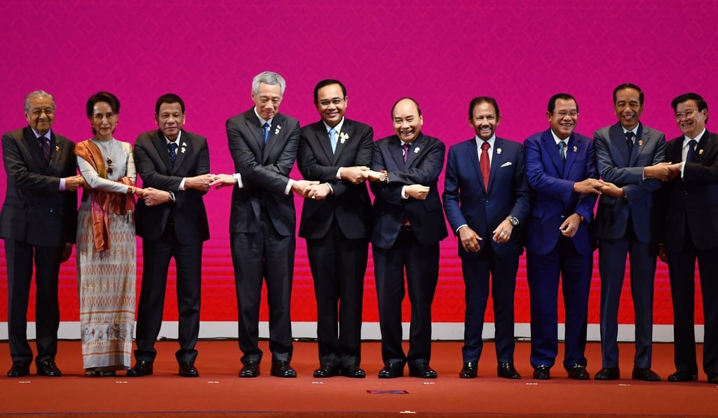 National leaders shake hands during the opening ceremony of the 35th Asean summit on Sunday. Photo: AFP National leaders shake hands during the opening ceremony of the 35th Asean summit on Sunday. Photo: AFP
