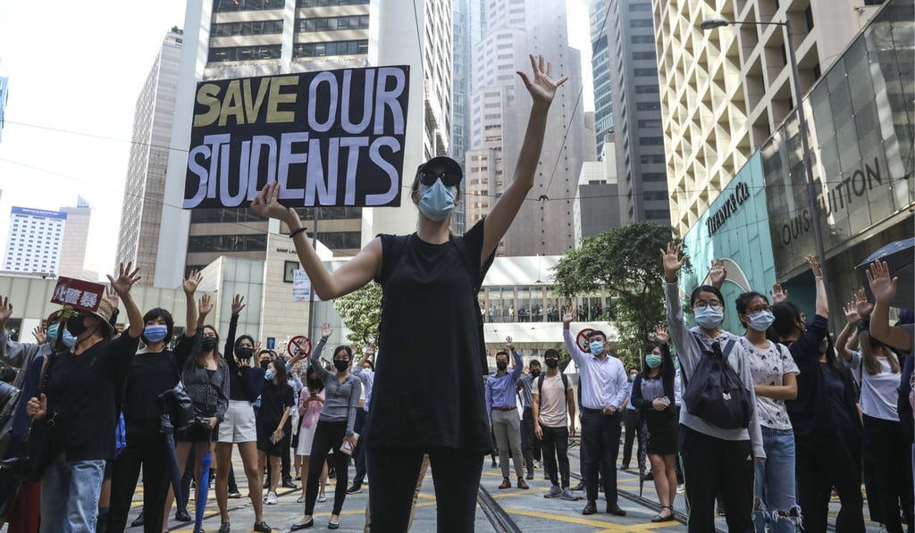 Anti-government protesters hold a rally in Central during lunch hour on November 13. Photo: Nora Tam