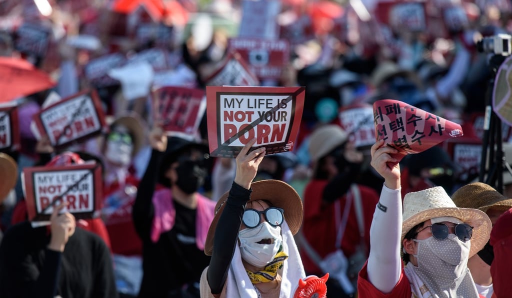 Female protesters in South Korea rally against “spy-cam porn”, in Seoul in August 2018. Photo: AFP