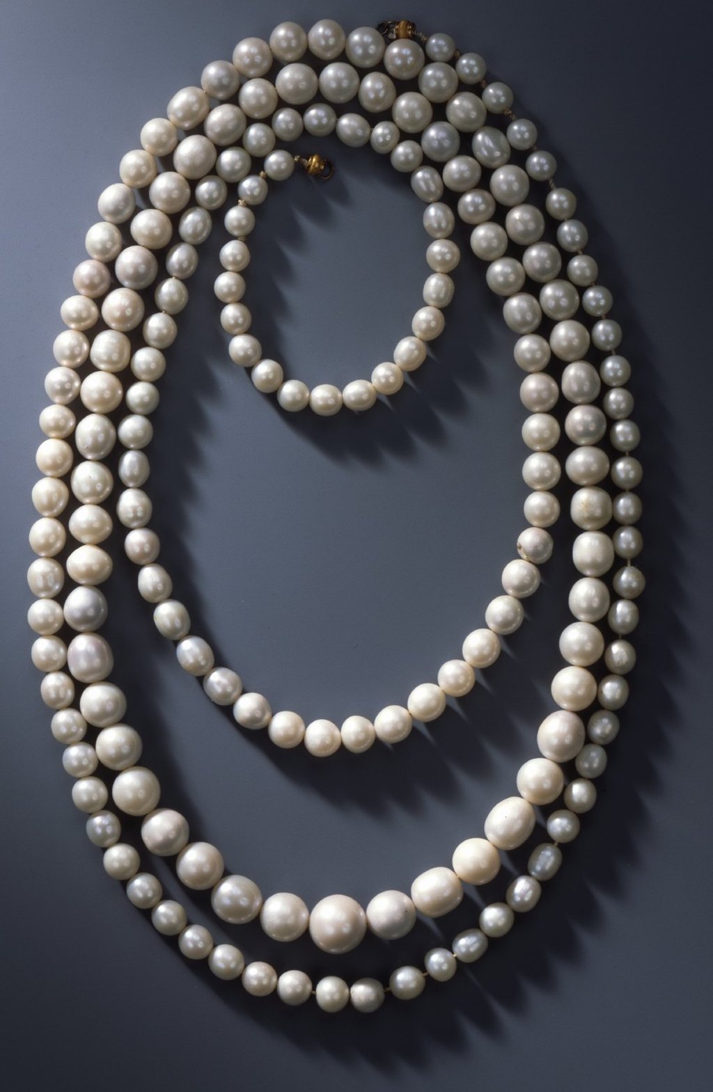 A necklace made of 177 Saxon pearls A necklace made of 177 Saxon pearls