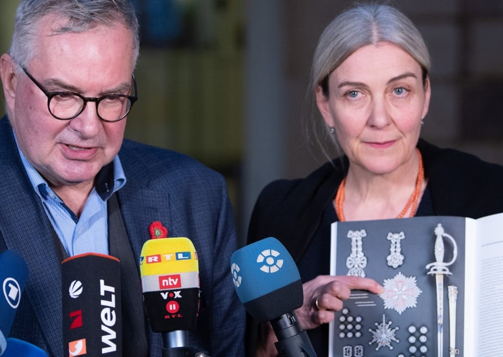 Green Vault director Dirk Syndram and Marion Ackermann, director of Dresden’s state art collections. Photo: DPA Green Vault director Dirk Syndram and Marion Ackermann, director of Dresden’s state art collections. Photo: DPA