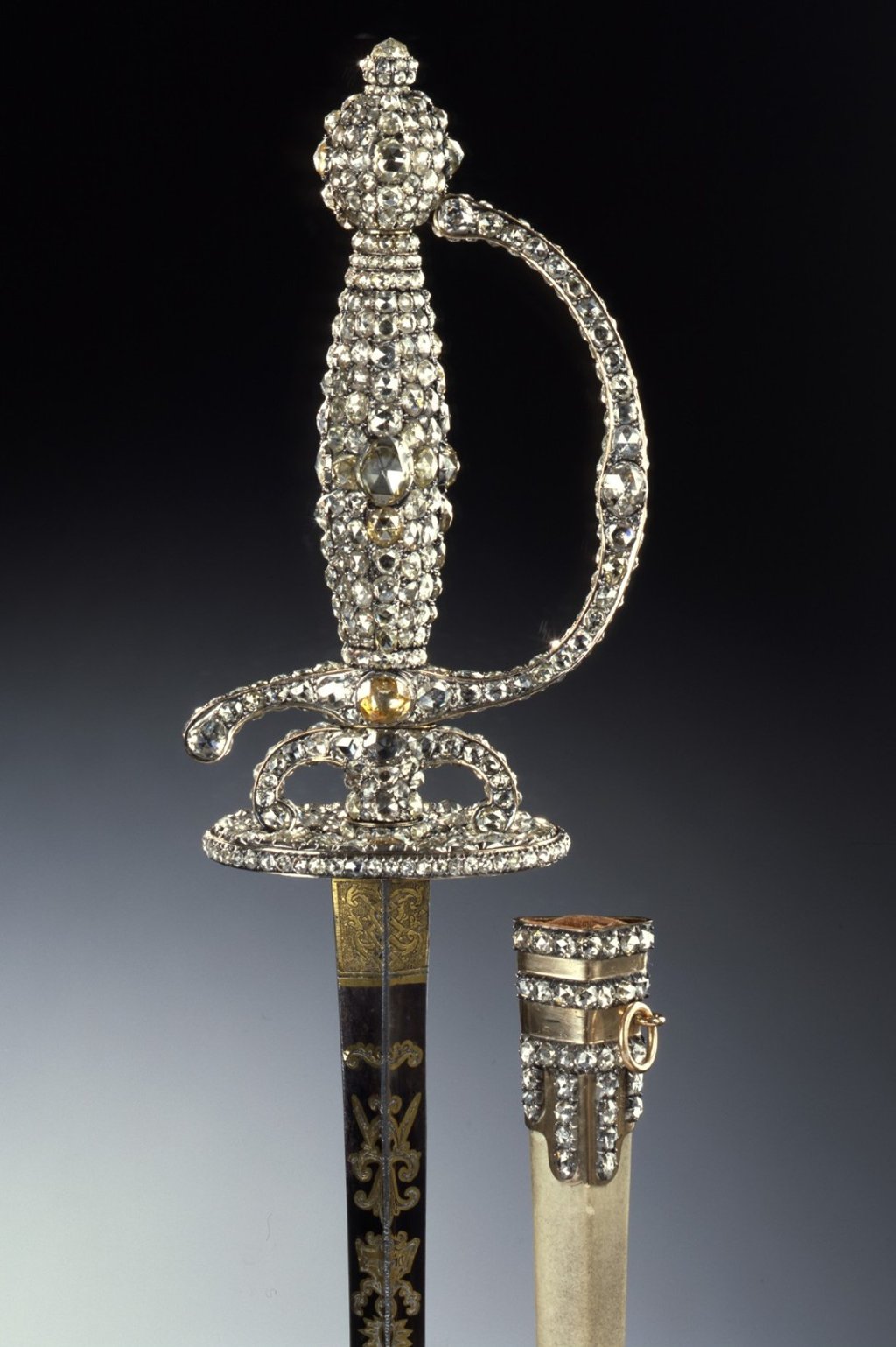 Sword with diamonds Sword with diamonds