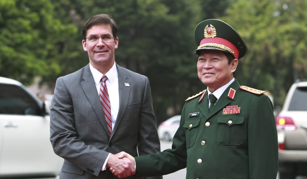 US defence secretary Mark Esper and Vietnamese defence minister Ngo Xuan Lich in Hanoi on November 20. Photo: AP
