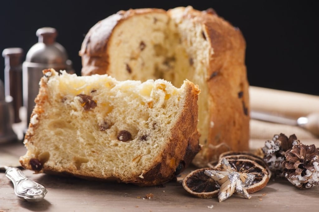 The best panettone is soft on the inside, but hard and crispy at the edge. The best panettone is soft on the inside, but hard and crispy at the edge.
