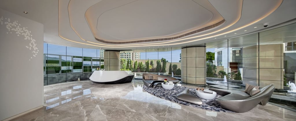 Discovery Bay’s Poggibonsi, built by Hong Kong Resort Company, boasts luxurious and modern interior design.