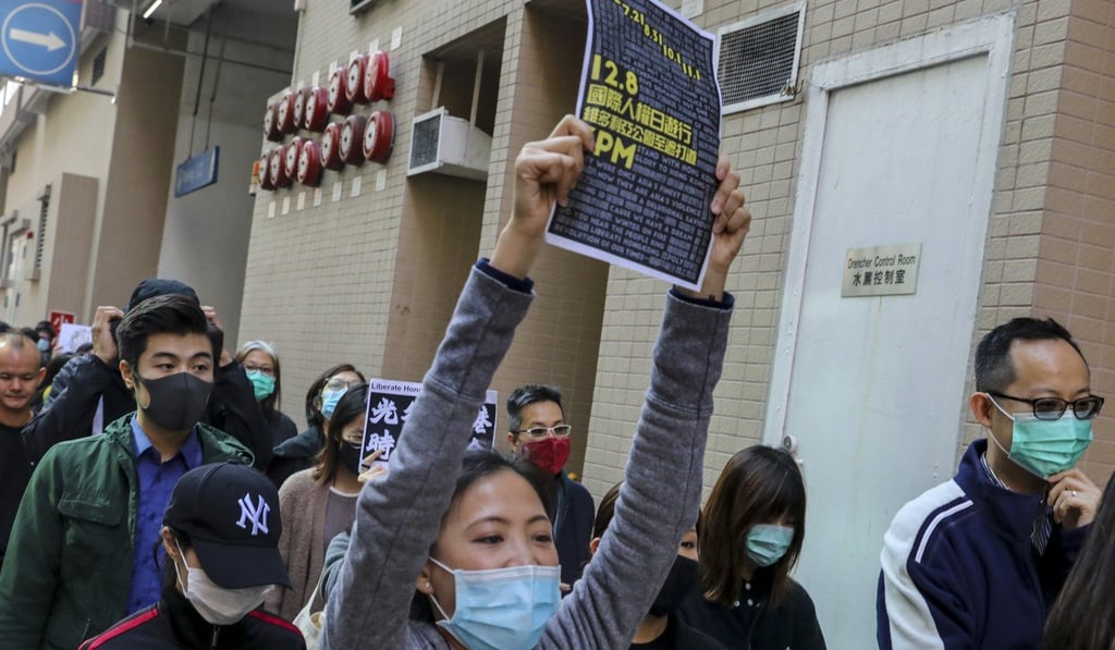 A verbal dispute broke out between around five protesters and riot police when the demonstrators hurled abuses at the officers. Photo: Dickson Lee