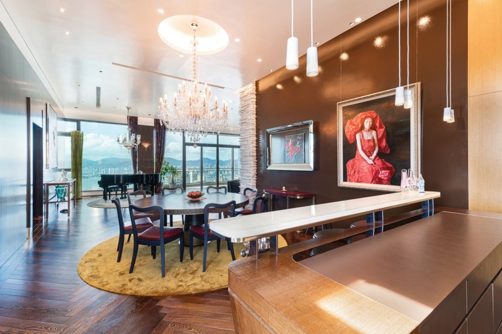 A spacious penthouse at No 1 Po Shan Road A spacious penthouse at No 1 Po Shan Road