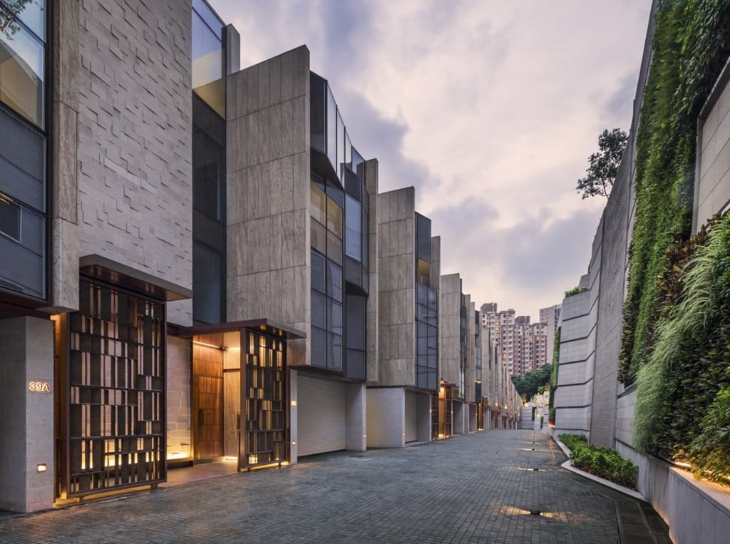 Residences at 23-39 Blue Pool Road have a private street. Residences at 23-39 Blue Pool Road have a private street.