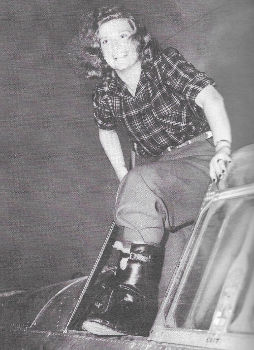 Richarda Morrow-Tait, the first woman to pilot an aircraft around the world.