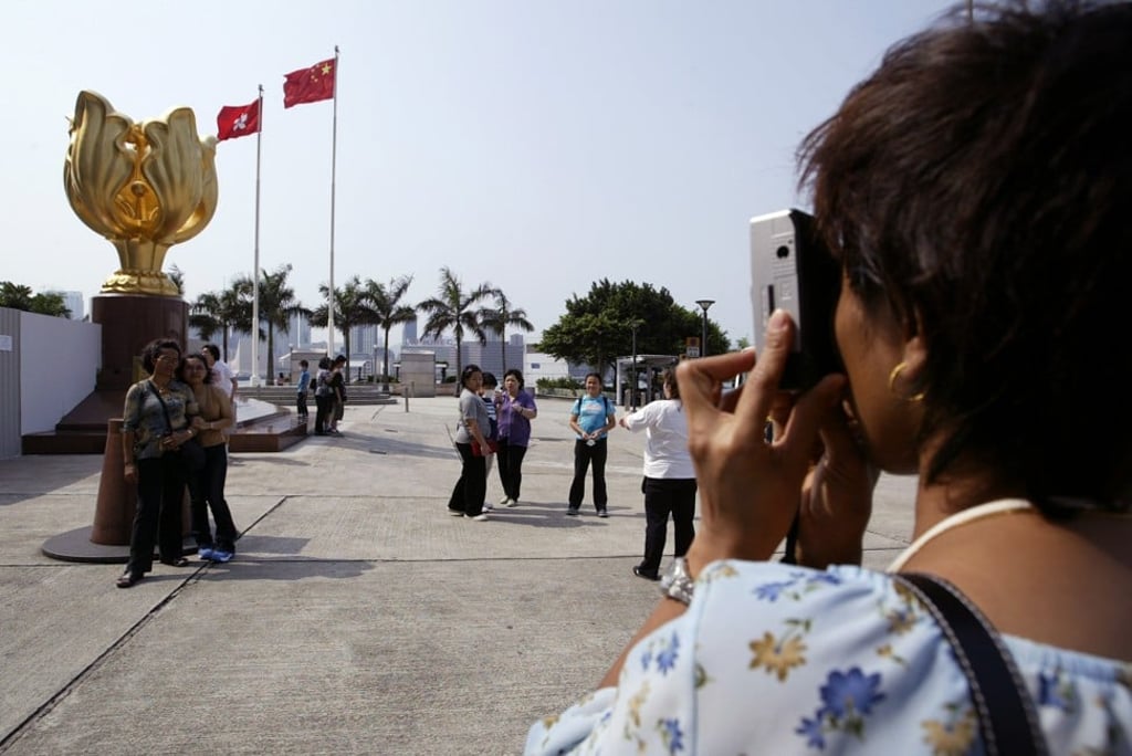 Mainland Chinese tourists return to Hong Kong after the threat of Sars, in June 2003. Photo: SCMP