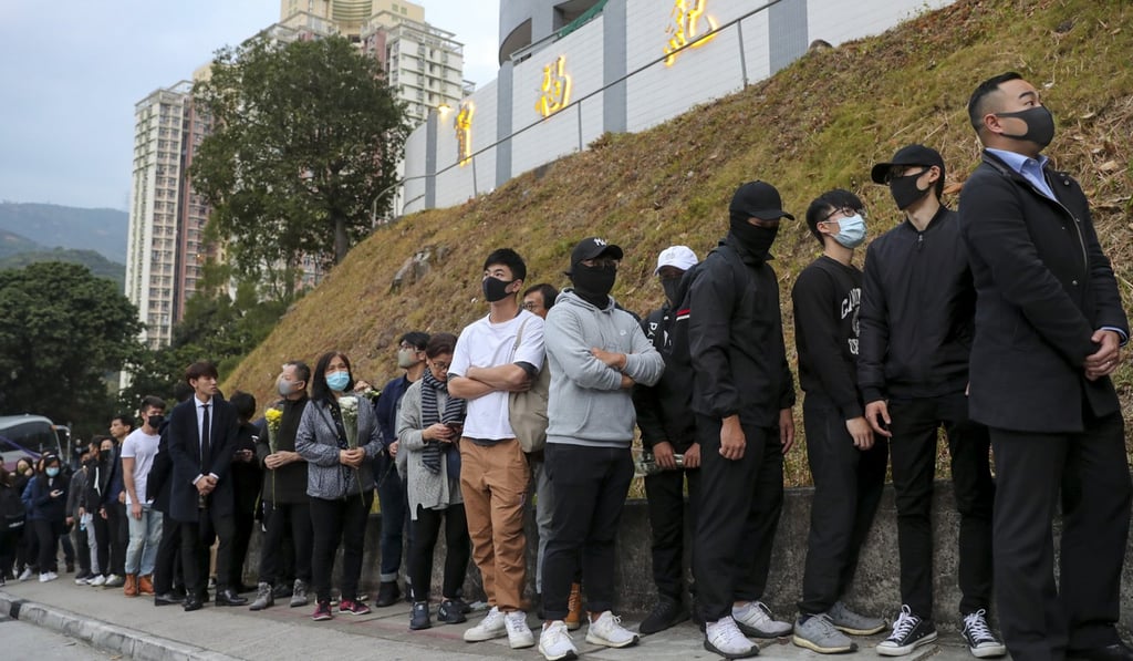 Among the mourners were school pupils, students and ordinary workers. Photo: Sam Tsang